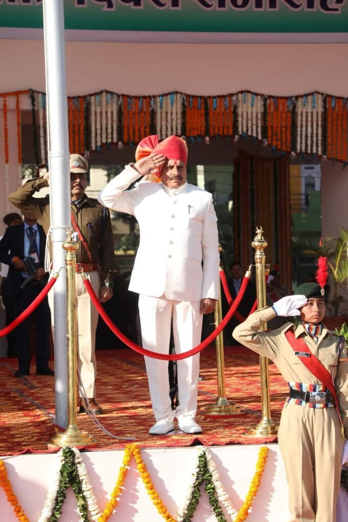 *CM डॉ. यादव ने उज्जैन किया झंडावंदन, महाकाल की नगरी में पहली बार मुख्यमंत्री ने ध्वजारोहण कर ली परेड की सलामी।*