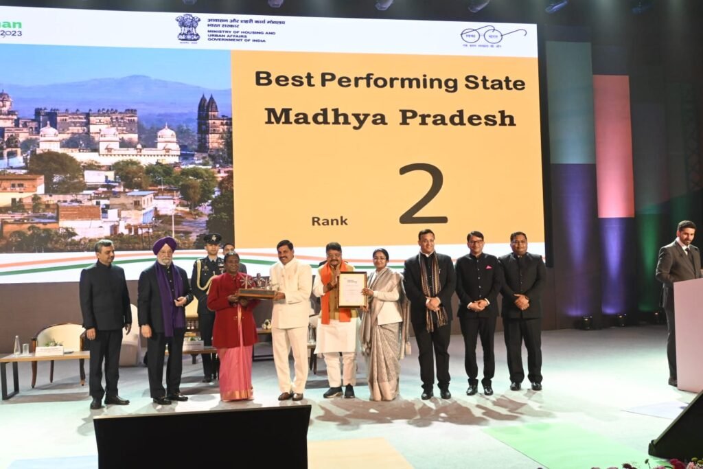 मुख्यमंत्री डॉ मोहन यादव ने “स्वच्छता सर्वेक्षण में सातवीं बार इंदौर के प्रथम आने पर मध्यप्रदेश और इंदौर वासियों को बधाई दी…..