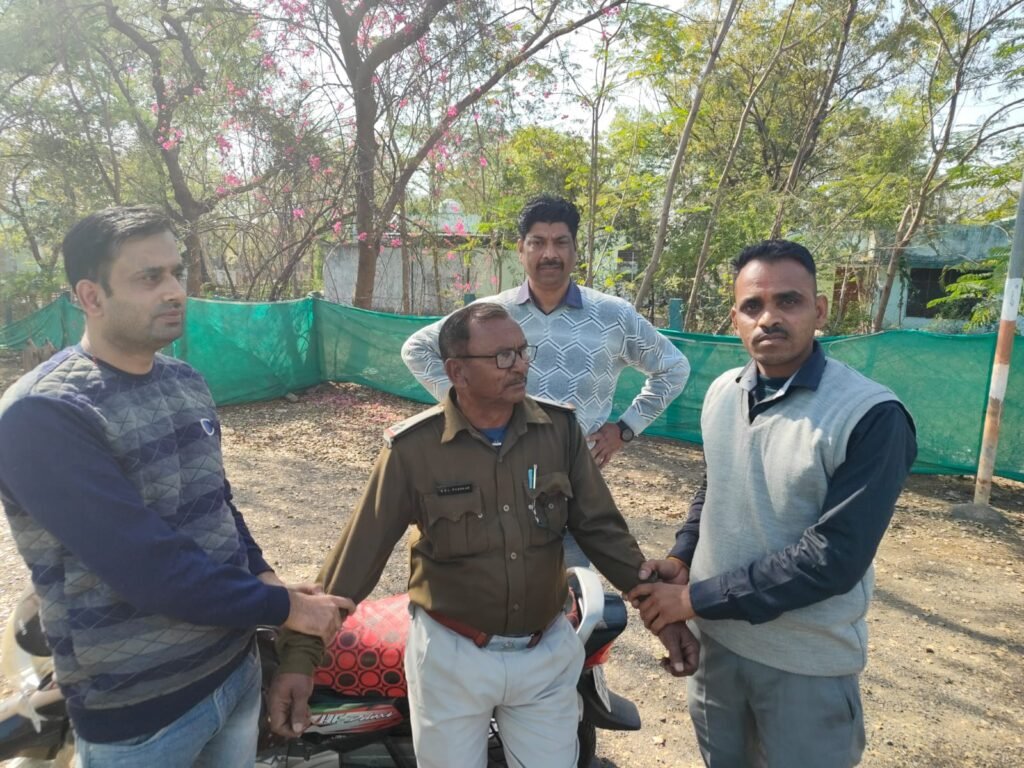 वनकर्मी को उज्जैन लोकायुक्त में किया ट्रेप