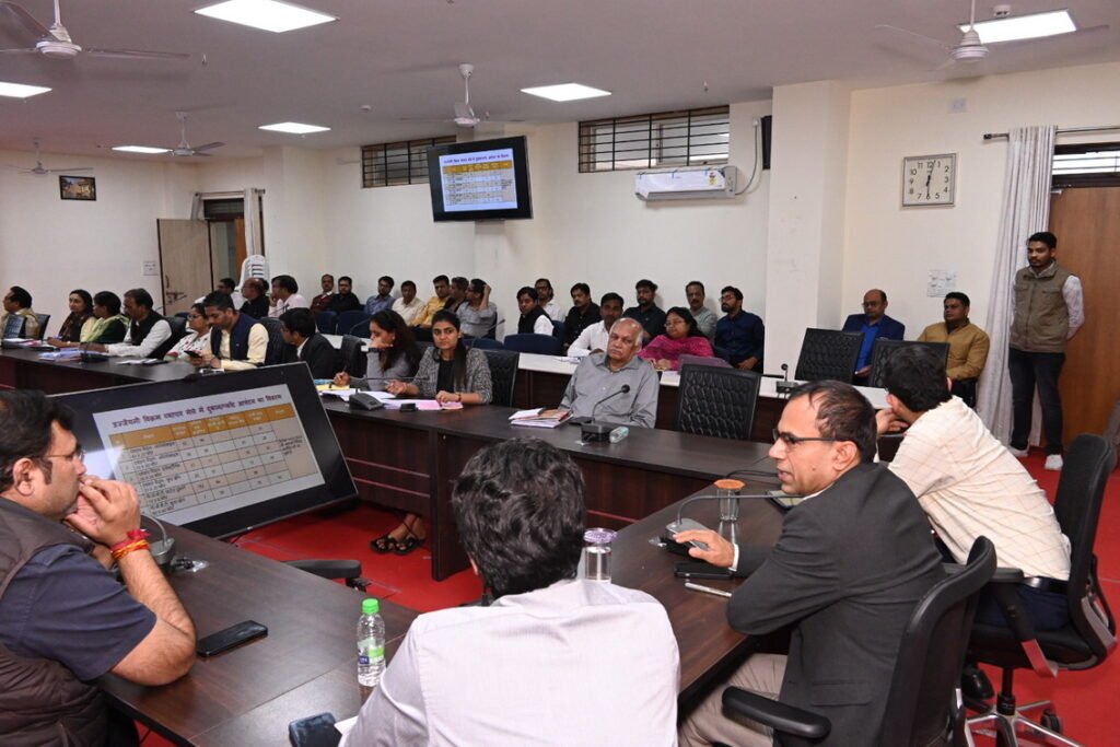 *1 मार्च से 9 अप्रैल तक विक्रमोत्सव, विक्रम व्यापार मेला एवं इंवेस्टर्स समिट की तैयारियां को लेकर संभागायुक्त ने ली बैठक।*