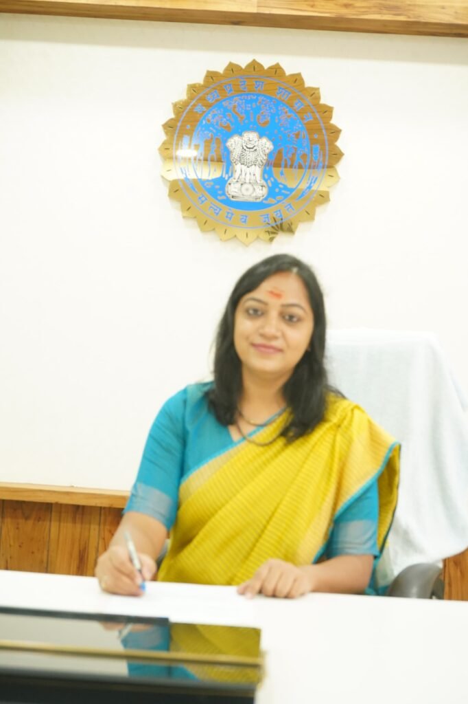 जिला पंचायत सीईओ सिंह ने पदभार ग्रहण किया*